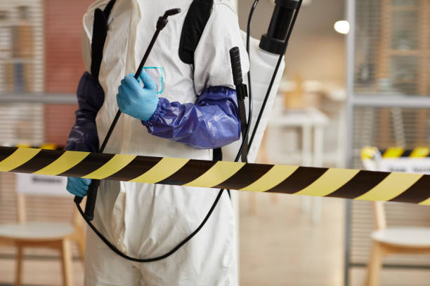 Professional Biohazard technician working in Oak Park, CA